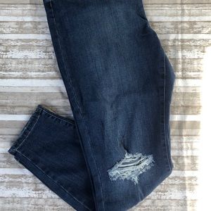 High Rise distressed Ankle Skinny with stretch